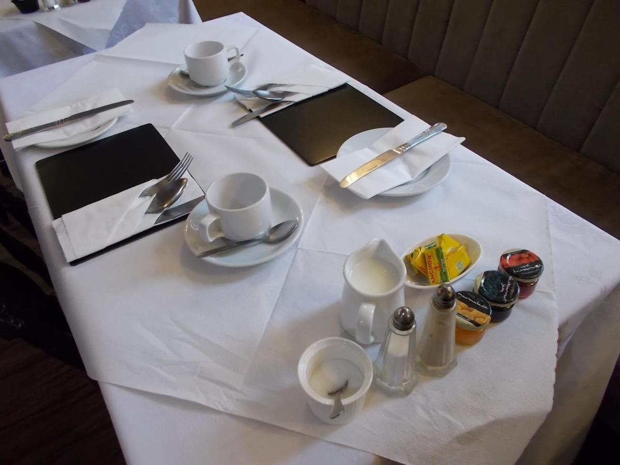 Queens Arms Country Inn Глоссоп Экстерьер фото